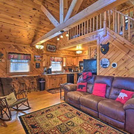 Helen Cabin With Deck And Hot Tub Less Than Half Mi To Main St Екстериор снимка